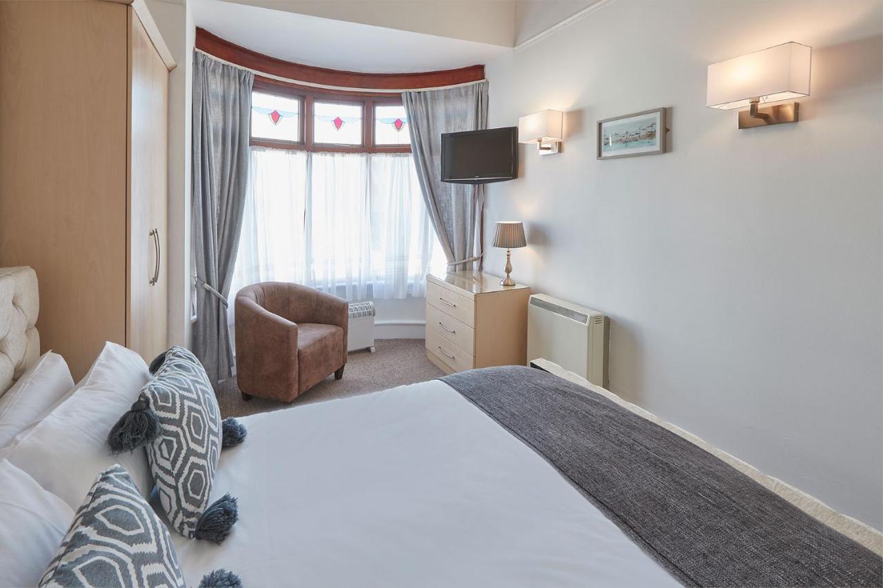Apartment 3, Khyber Lodge Apartments Уитби Екстериор снимка