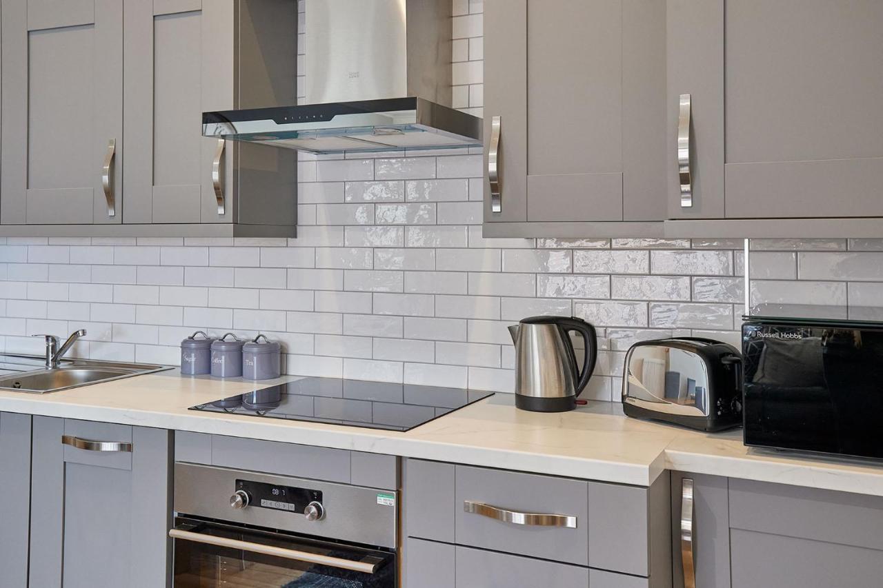 Apartment 3, Khyber Lodge Apartments Уитби Екстериор снимка