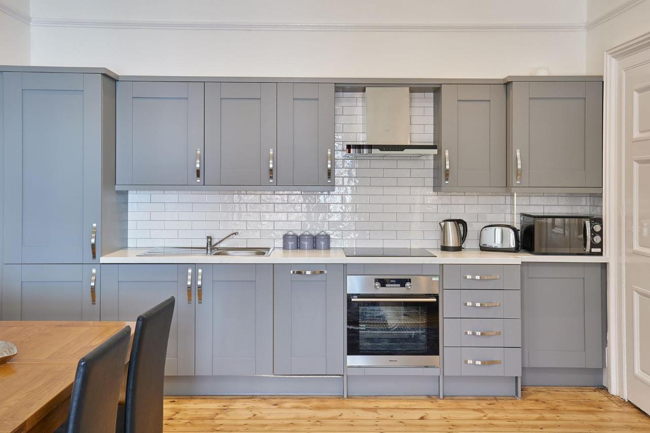 Apartment 3, Khyber Lodge Apartments Уитби Екстериор снимка