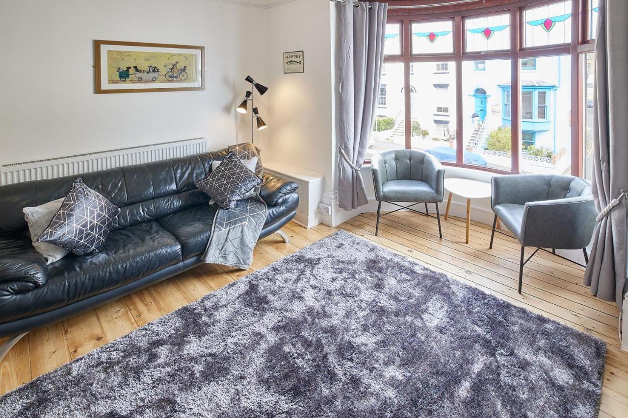 Apartment 3, Khyber Lodge Apartments Уитби Екстериор снимка