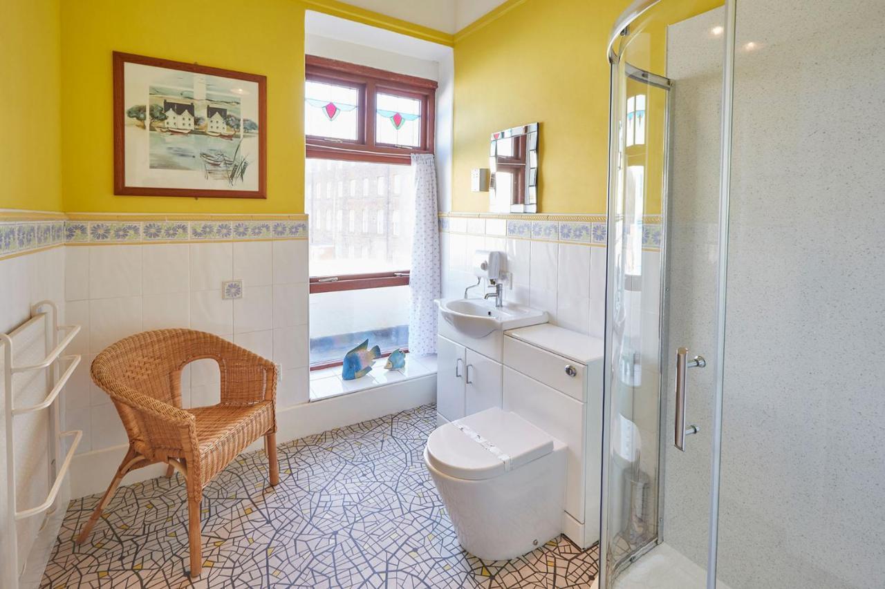 Apartment 3, Khyber Lodge Apartments Уитби Екстериор снимка
